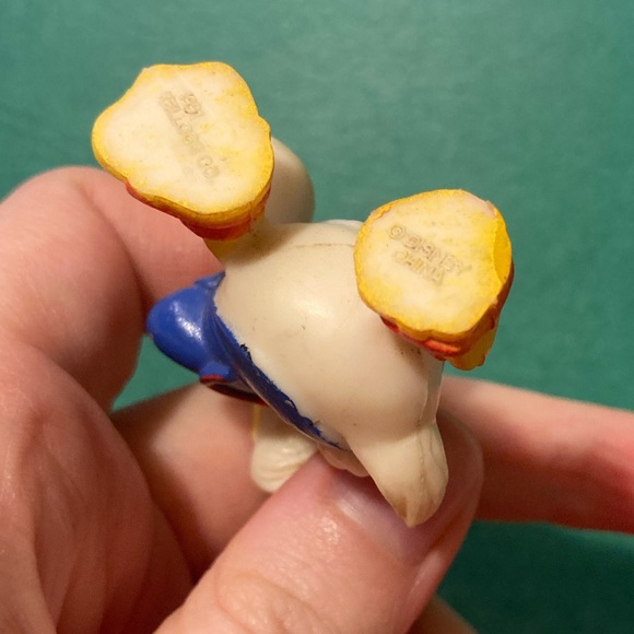 B1G2 - Uncle Scrooge McDuck Disney Figure - Buy 1, Get 2 FREE - Picture 8 of 8